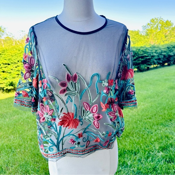 SHEIN SHEER FLORAL CROP TOP - Picture 4 of 15